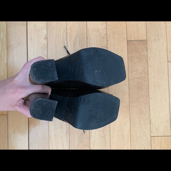 ⭐️HOST PICK⭐️ [6]👡MIA caged platform heels - Picture 7 of 9